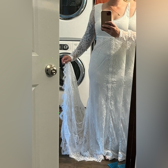 Lulus lace open back wedding dress - Picture 6 of 9